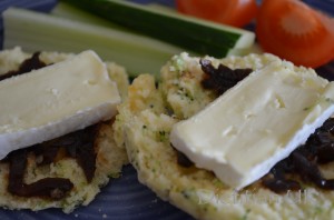 Dietitian UK: Broccoli, Stilton and Apricot Scones 